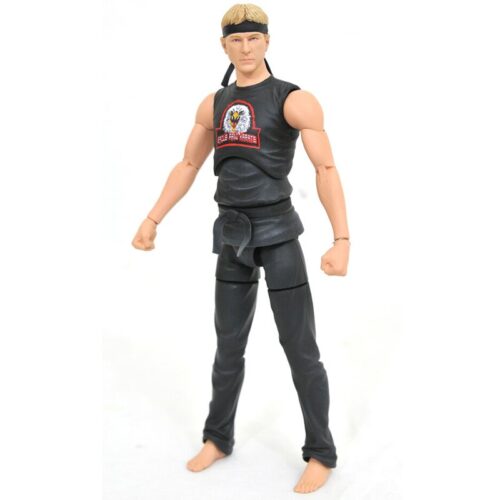 Johnny Lawrence con camiseta de águila figura Diamond Select de 18 cm