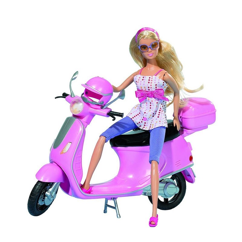 Muñeca Steffi Love con Scooter y Casco Rosa de Simba