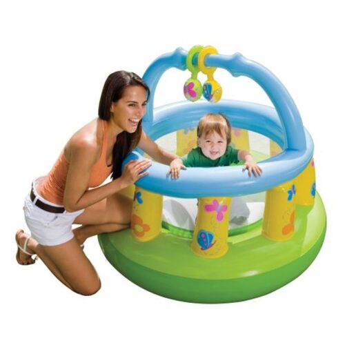 Parque de juegos hinchable para bebes con paredes de malla de Intex