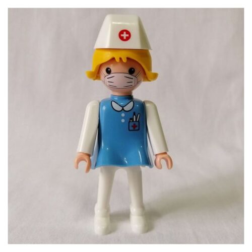Pokeeto figura enfermera con mascarilla 12807-M