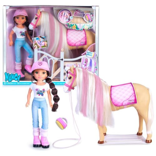 Nancy Muñeca Un día con su Caballo y Accesorios NAC49000 Famosa