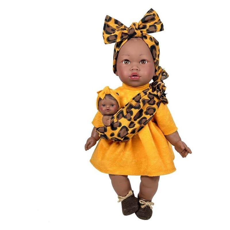 Muñeca Alika con bebé ocre foulard cuerpo blandito 3730 NINES