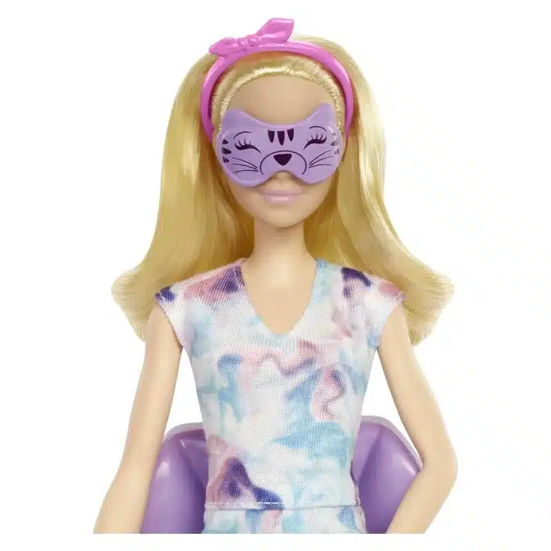 Muñeca Barbie un día de SPA con máscara brillante y perrito HCM82 MATTEL - Imagen 2