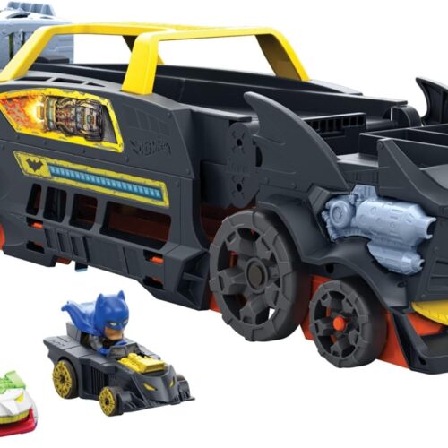 Hot Wheels RacerVerse Camión de transporte de Batman con 3 lanzadores y 2 vehículos HXN21